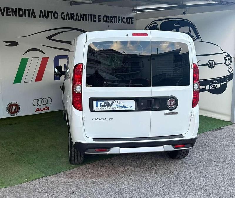 Occasion Fiat Doblò Trekking 120 ch (88 kW) 2022 Blanc Monospace