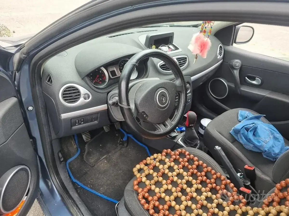 Usata Renault Clio II Luxe 75 CV (55 kW) 2010 Berlina