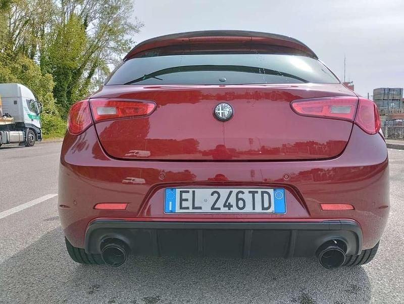 Usata Alfa Romeo Giulietta Distinctive 170 CV (125 kW) 2012 Utilitaria