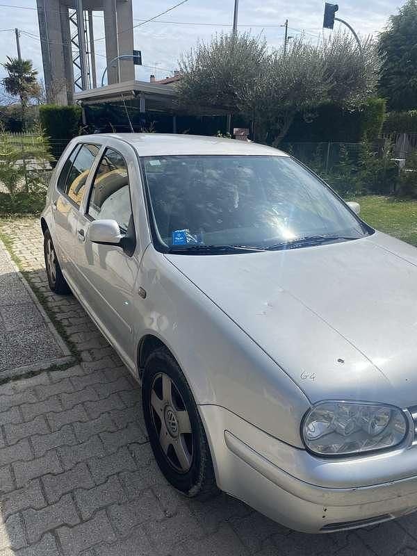 Usata VW Golf IV Highline 110 CV (80 kW) 2000 Berlina