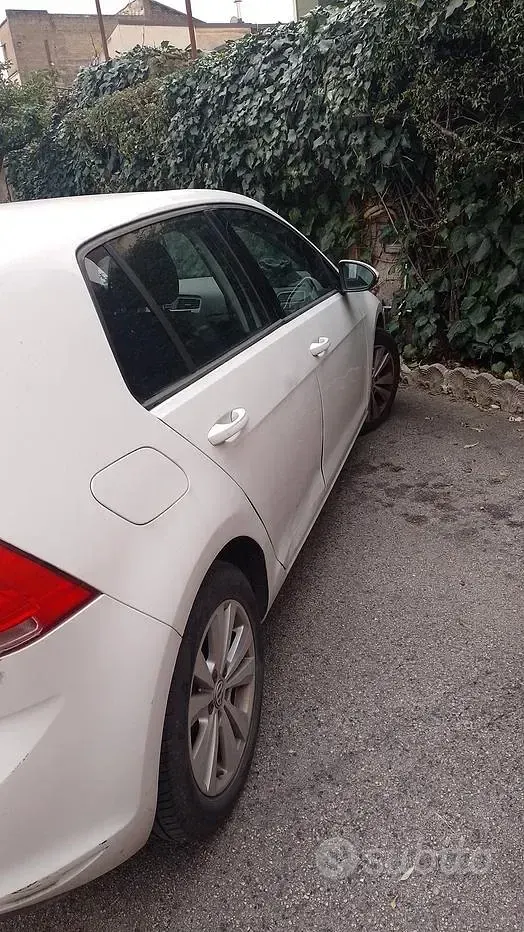 Usata VW Golf VII 105 CV (77 kW) 2012 Bianco Berlina