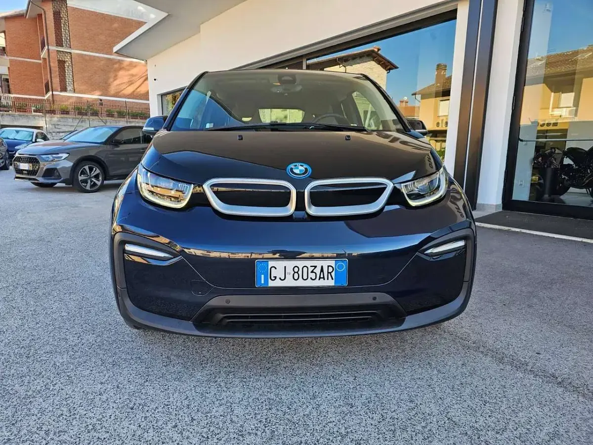 Usata BMW i3 75 kW (102 CV) 2022 Blu metallizzato Utilitaria