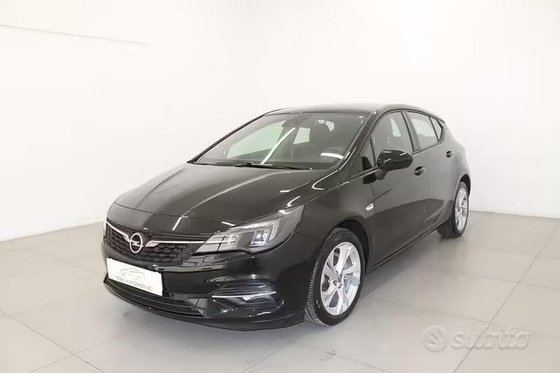 Usata Opel Astra GS Line 122 CV (89 kW) 2021 Nero Utilitaria