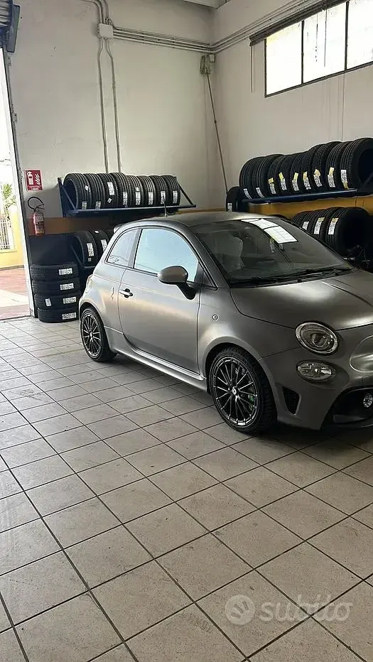 Usata Abarth 595 70th Anniversary 165 CV (121 kW) 2020 Grigio Utilitaria