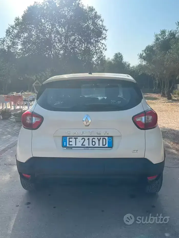 Usata Renault Captur 90 CV (66 kW) 2013 Bianco SUV