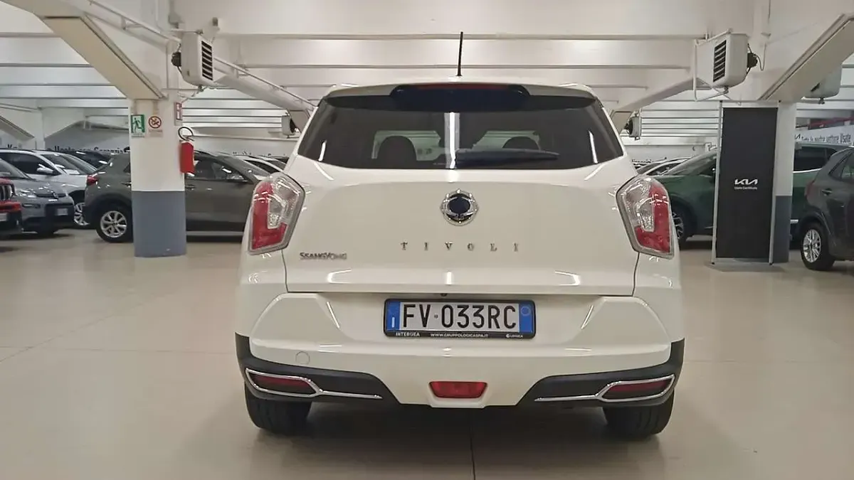 Begagnad SsangYong Tivoli 128 HK (94 kW) 2019 Vit SUV