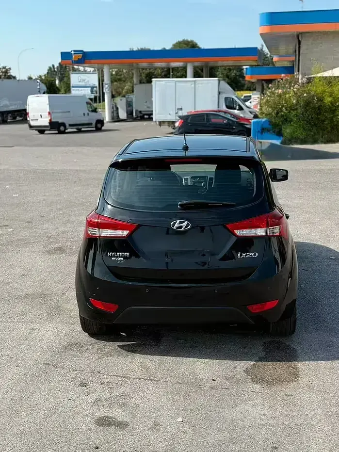 Usata Hyundai ix20 90 CV (66 kW) 2012 Nero Utilitaria