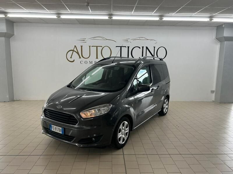 Usata Ford Tourneo Courier Titanium 75 CV (55 kW) 2016 Giallo Monovolume