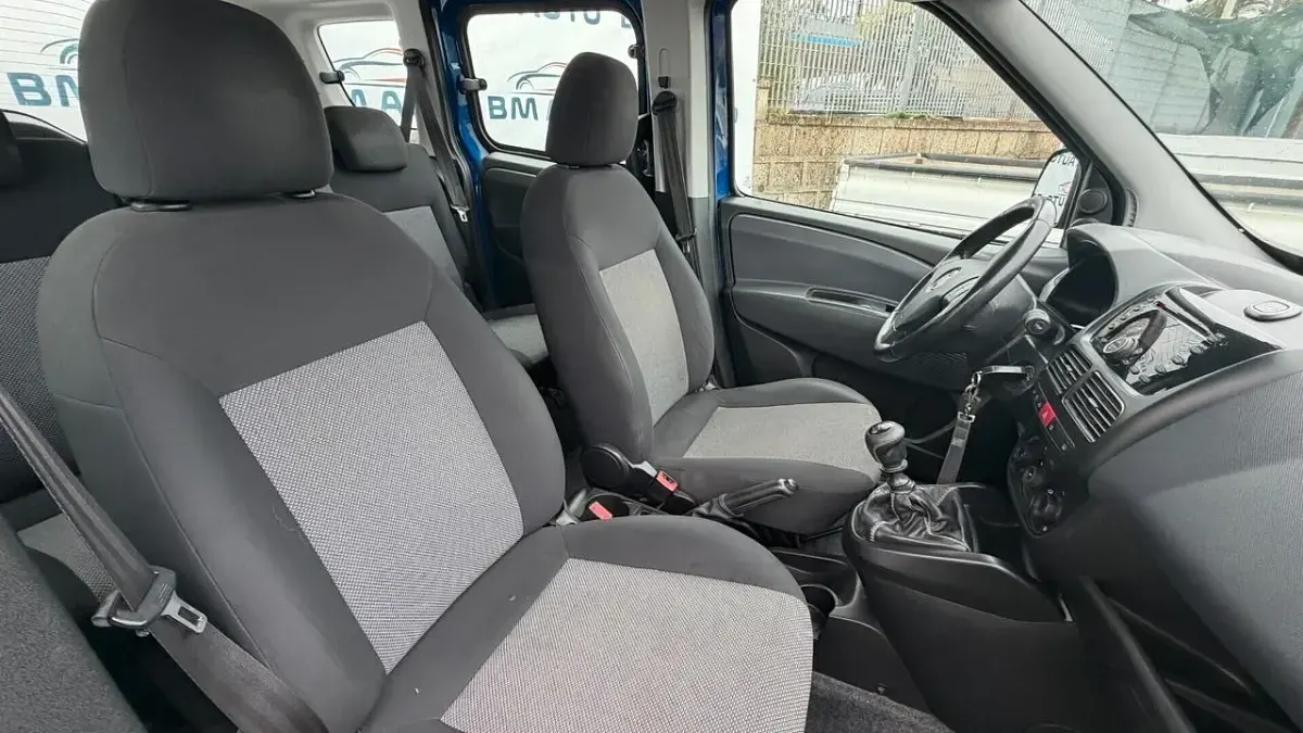 Usata Fiat Doblò Emotion 120 CV (88 kW) 2013 Bluazzurro Monovolume