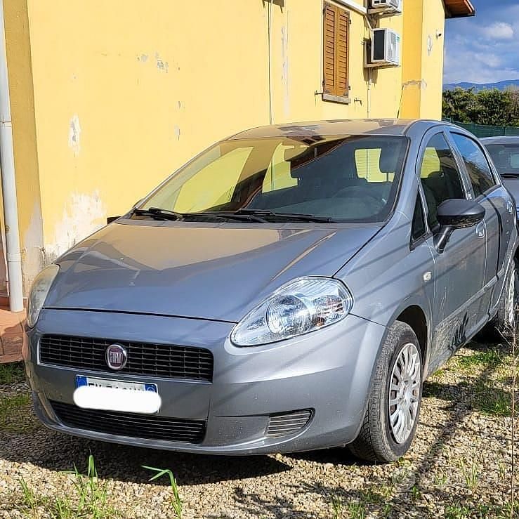 Usata Fiat Punto 77 CV (56 kW) 2011 Utilitaria