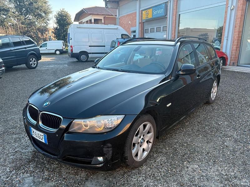Nero Usata 2008 BMW 318 Station wagon | 2200 € (Ottimo prezzo) - Immagine 1/4