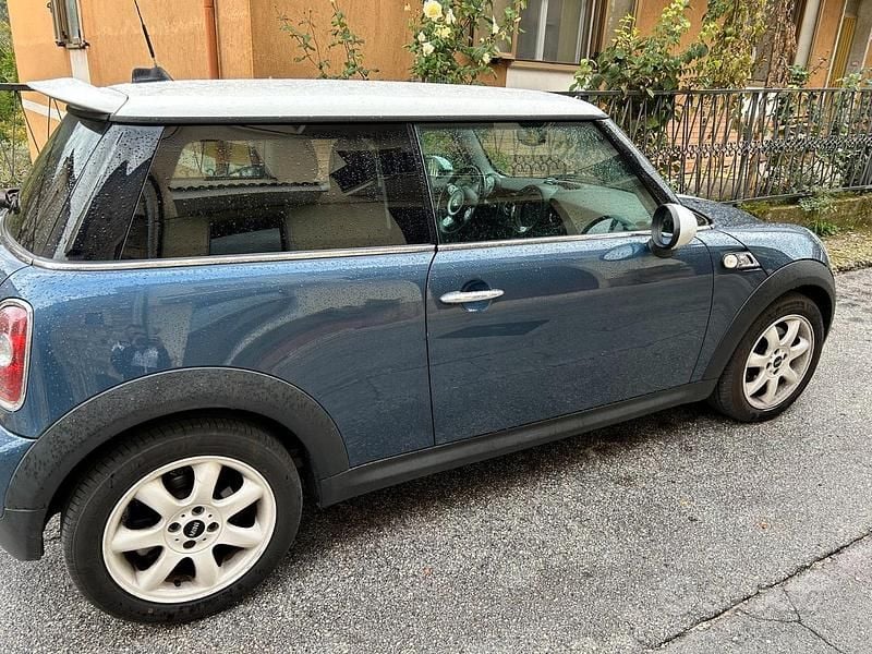 Usata Mini Cooper S 175 CV (128 kW) 2009 Blu Utilitaria