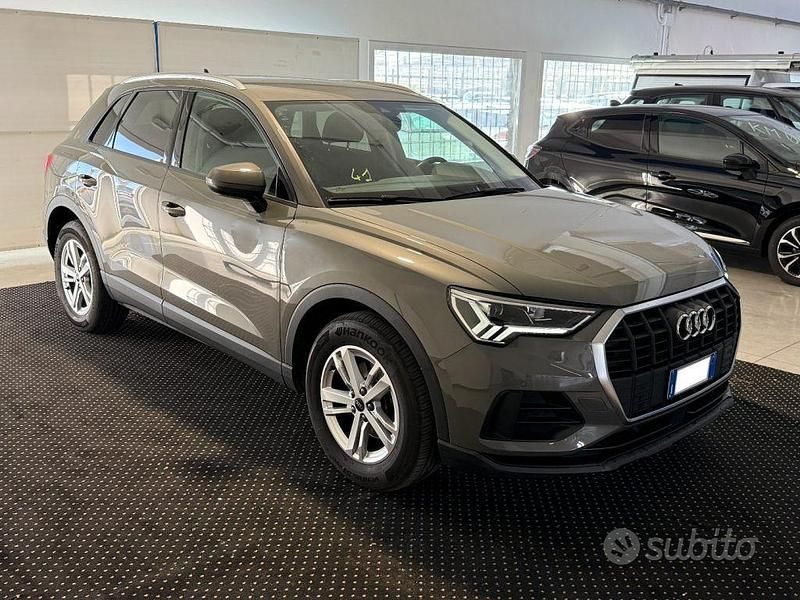 Grigio metallizzato Usata 2022 Audi Q3 Business SUV | 27.900 € (Super prezzo) - Immagine 1/4