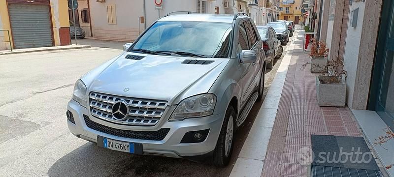 Usata Mercedes ML320 224 CV (164 kW) 2009 Argento SUV