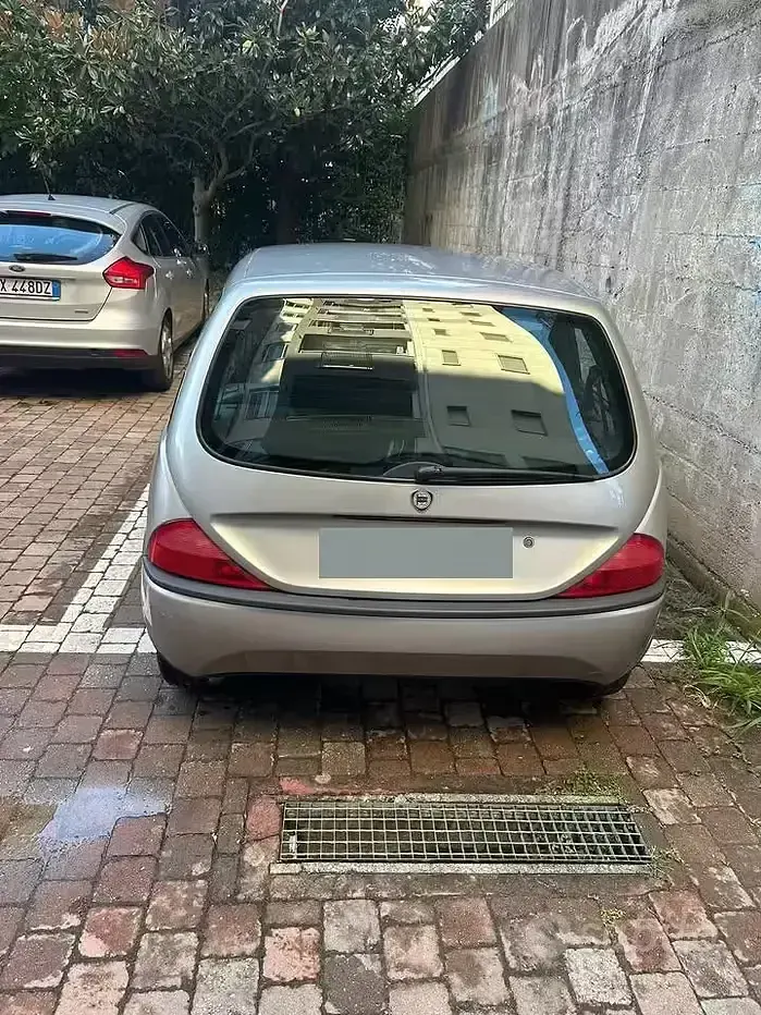Usata Lancia Ypsilon 86 CV (63 kW) 1999 Grigio Utilitaria