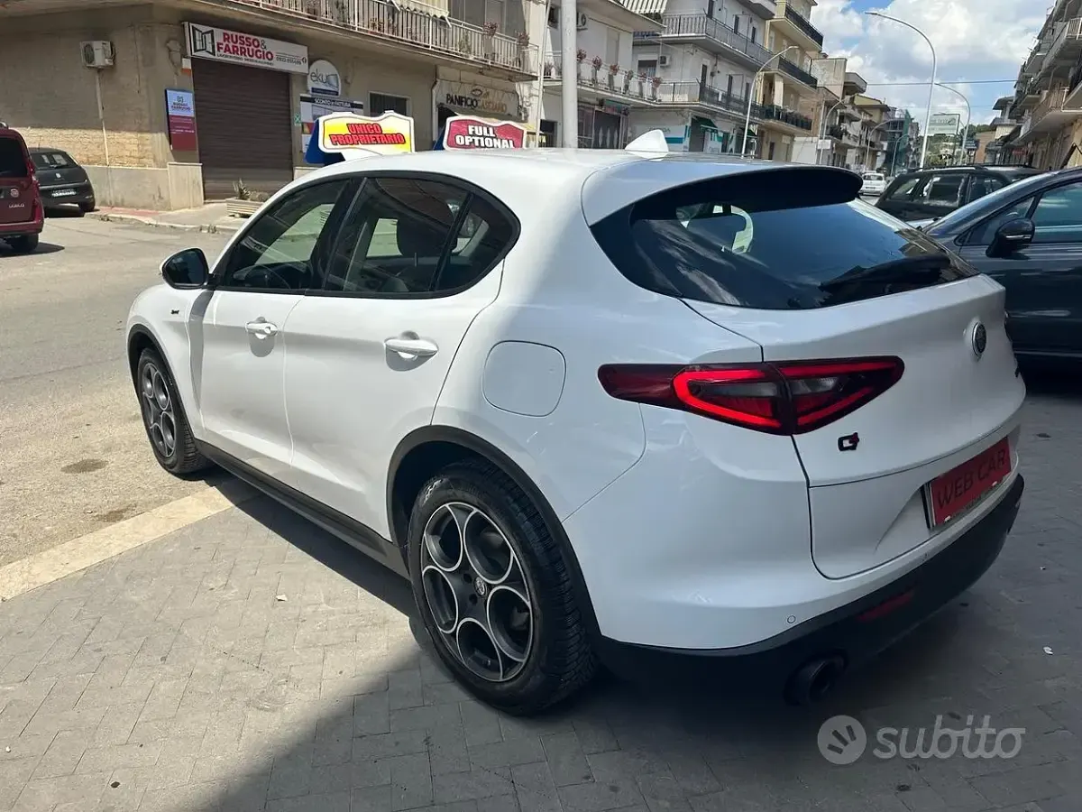 Usata Alfa Romeo Stelvio Sprint 190 CV (139 kW) 2020 Bianco SUV