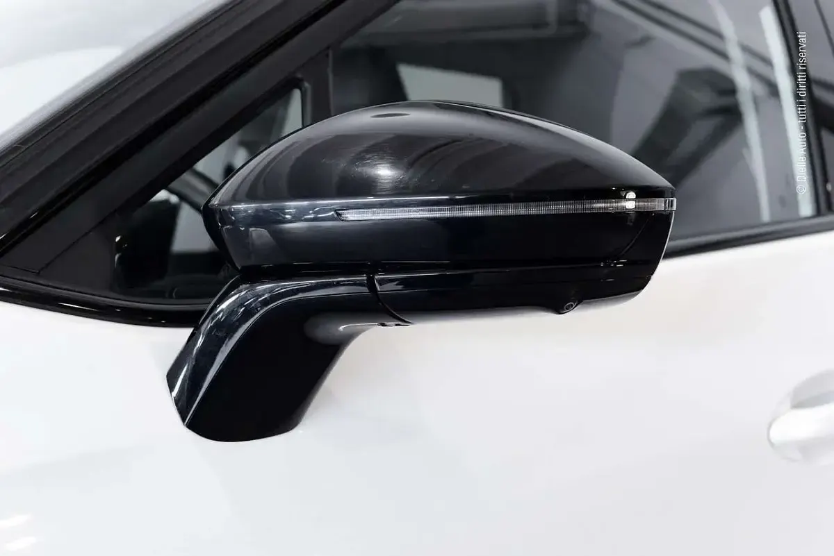 Usata Omoda 5 147 CV (108 kW) 2025 Bianco met. bicolore SUV