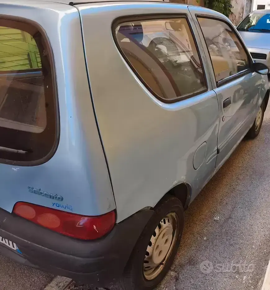 Usata Fiat 600 Young 54 CV (39 kW) 2009 Bluazzurro Utilitaria