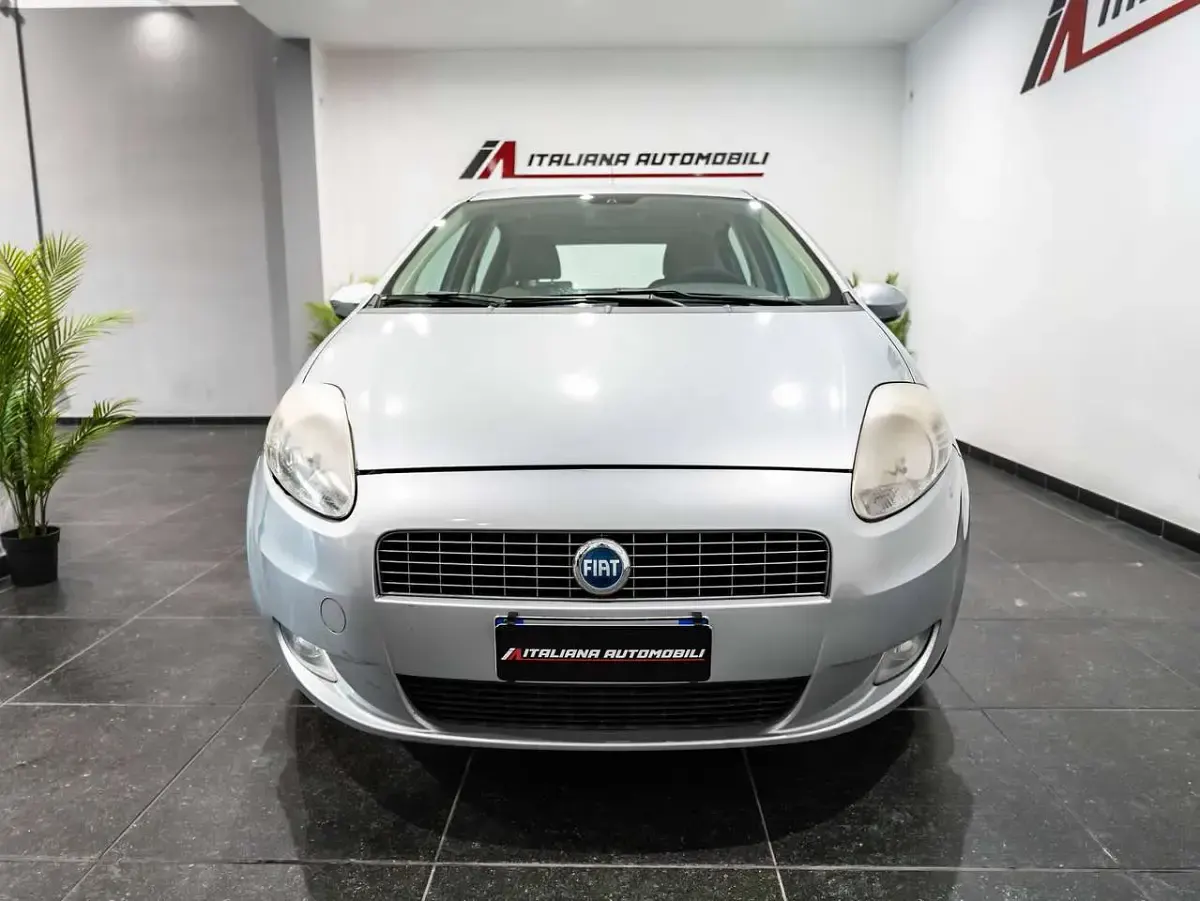 Usata Fiat Grande Punto Dynamic 65 CV (47 kW) 2007 Argento Utilitaria