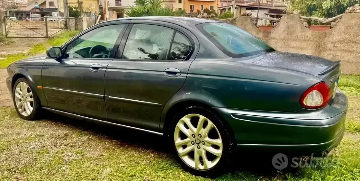 Usata Jaguar X-type Executive 196 CV (144 kW) 2002 Blu Berlina
