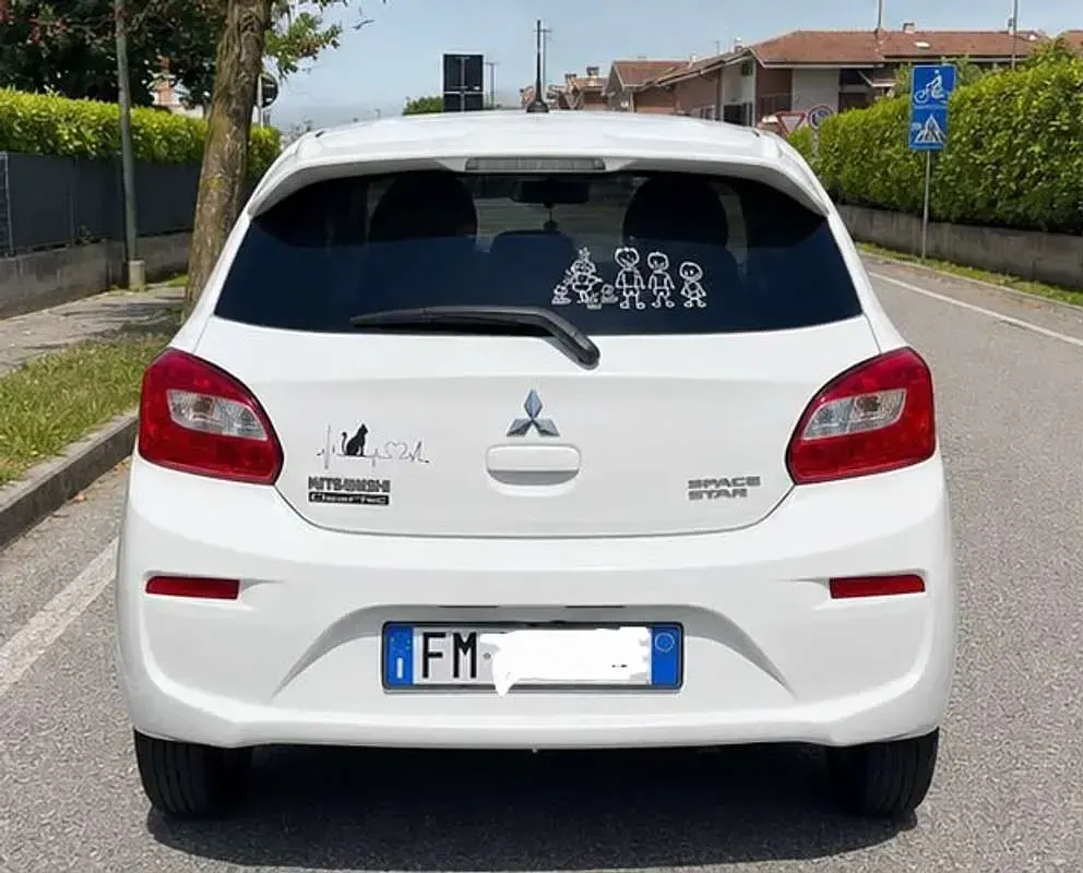 Usata Mitsubishi Space Star Intense 71 CV (52 kW) 2017 Bianco Utilitaria