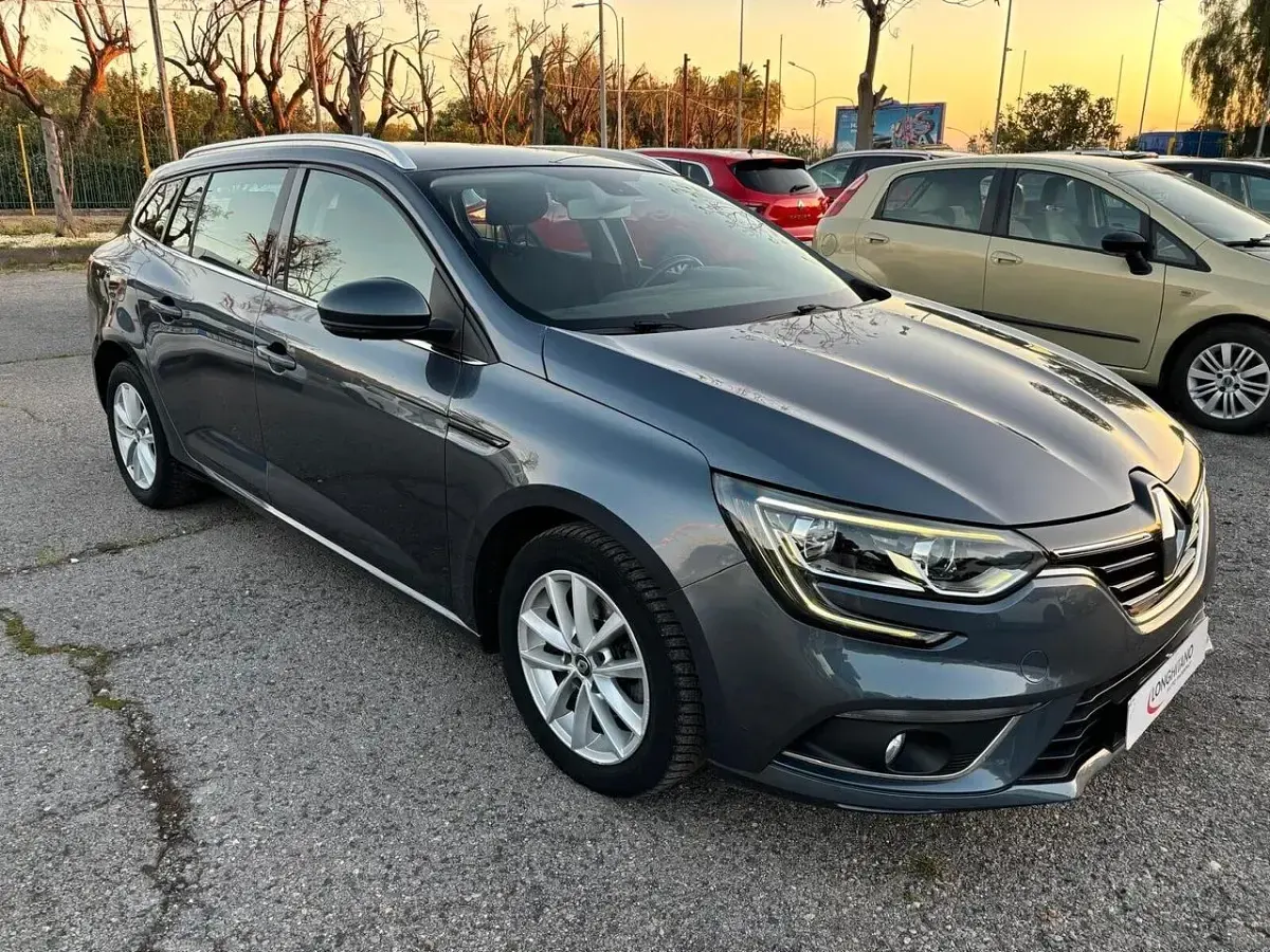 Brugt Renault Mégane Intens 110 HK (80 kW) 2018 Grå Sedan