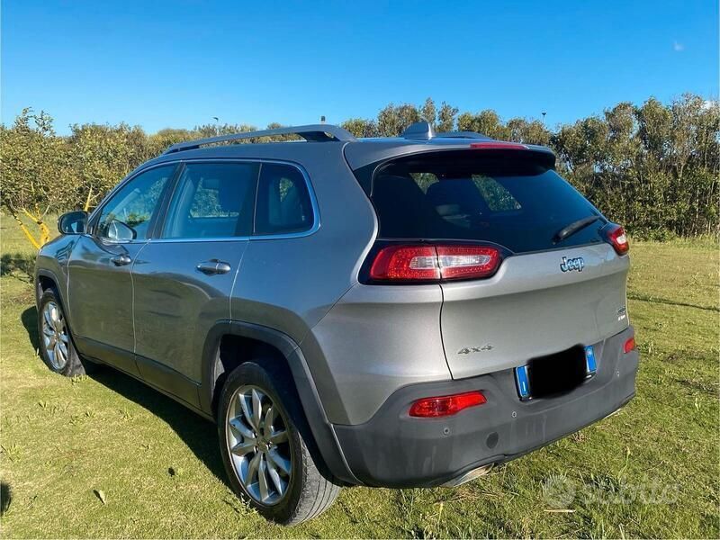Usata Jeep Cherokee 185 CV (136 kW) 2016 Grigio SUV