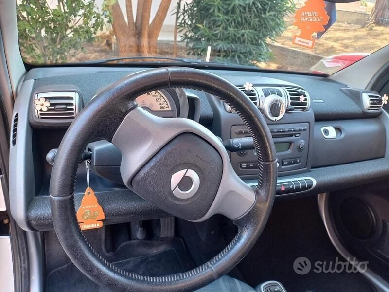 Usata Smart ForFour 75 CV (55 kW) 2009 Bianco Utilitaria