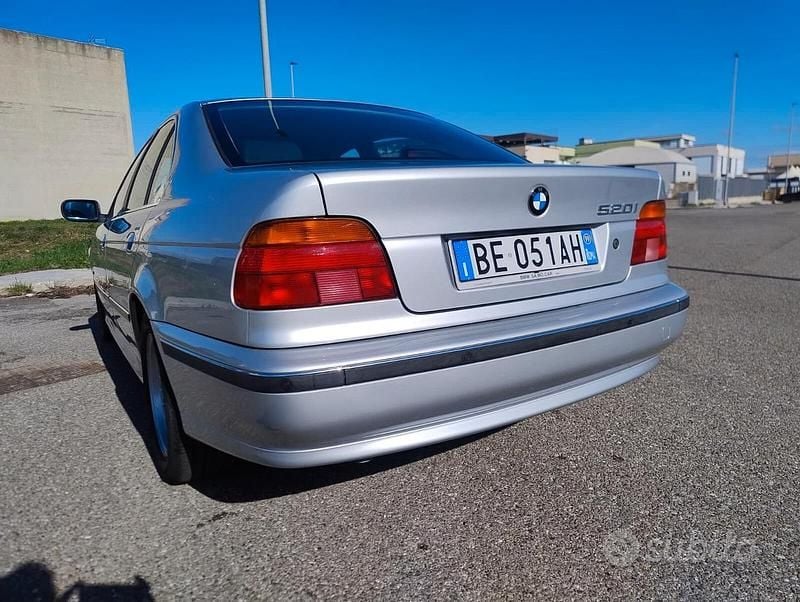 Usata BMW 520 Efficient Dynamics 149 CV (109 kW) 1999 Grigio Berlina