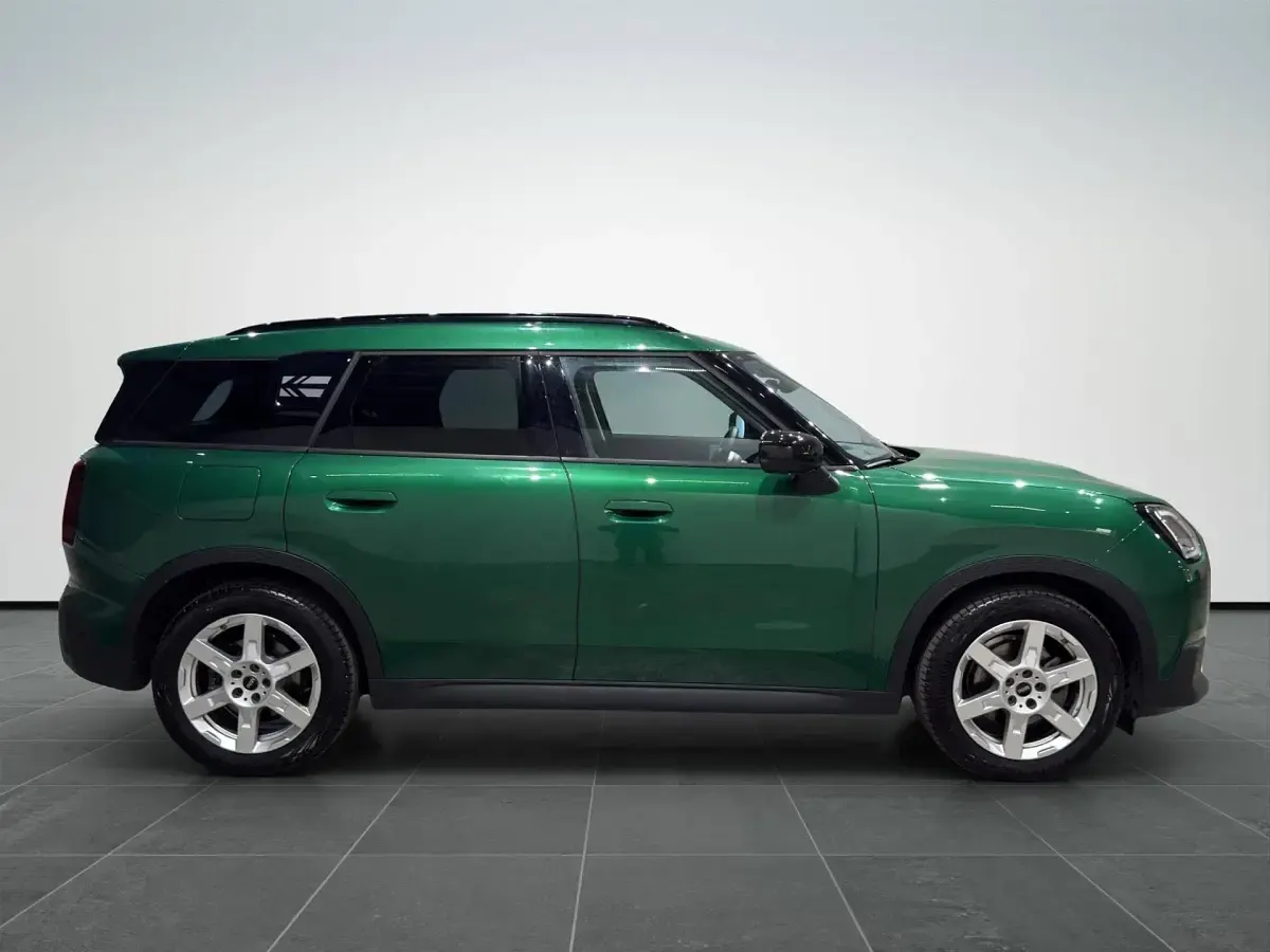 Usata Mini Countryman Classic 163 CV (119 kW) 2024 British racing green met. SUV