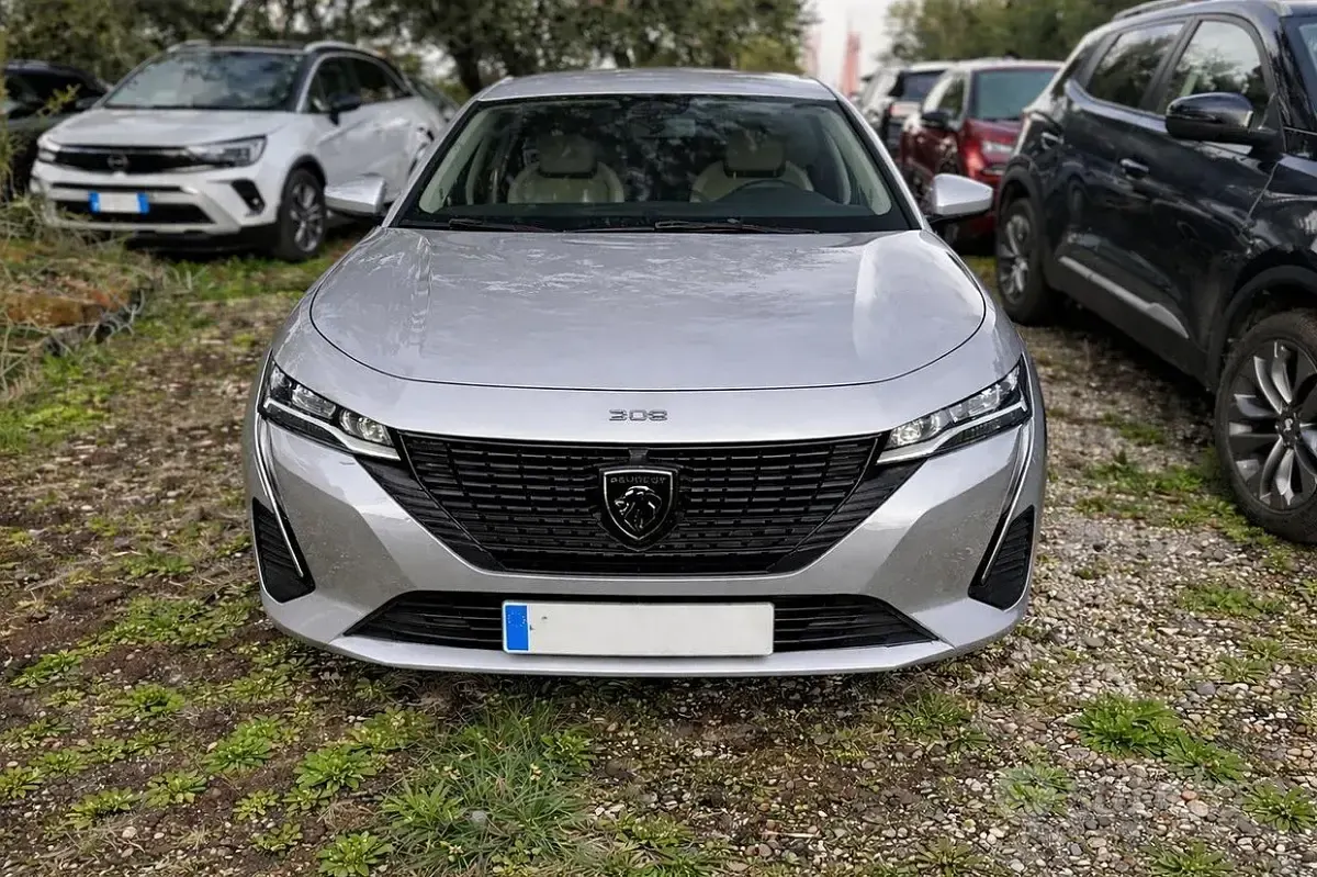 Usata Peugeot 308 Allure 131 CV (96 kW) 2023 Grigio Berlina