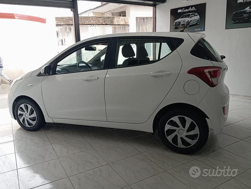 Usata Hyundai i10 68 CV (50 kW) 2014 Bianco Utilitaria