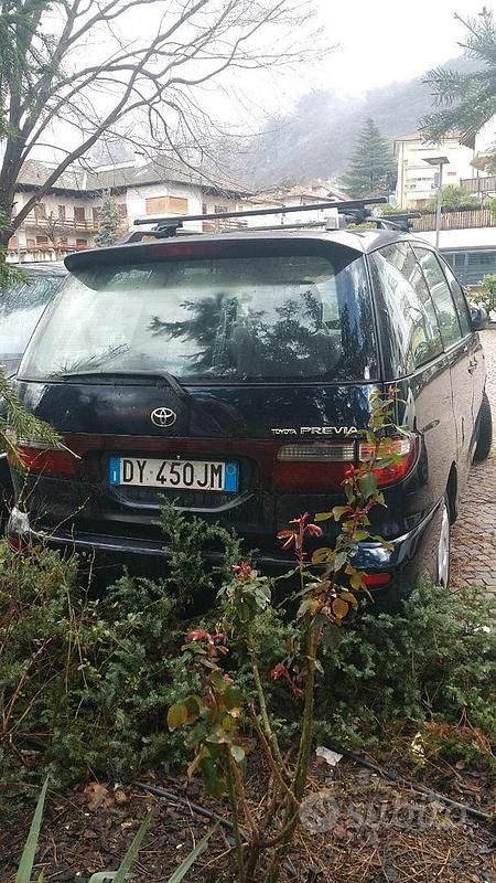 Usata Toyota Previa 116 CV (85 kW) 2001 Blu Monovolume