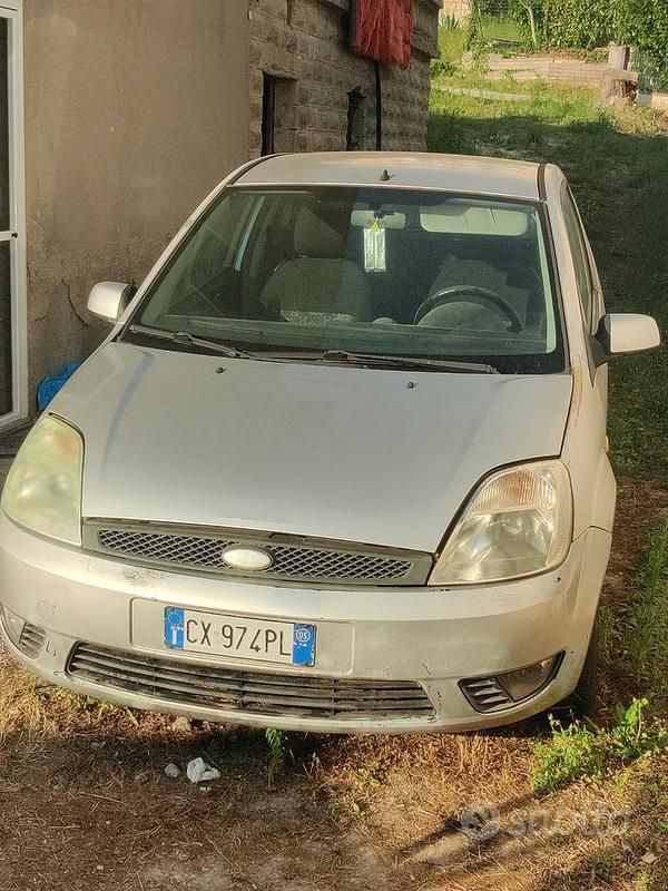 Usata Ford Fiesta 2005 Grigio Utilitaria