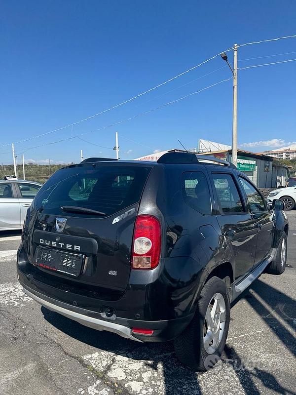 Usata Dacia Duster Lauréate 110 CV (80 kW) 2011 Nero SUV