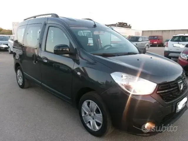Usata Dacia Dokker Stepway 95 CV (69 kW) 2020 Grigio Monovolume