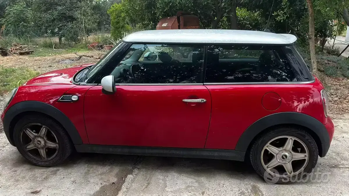 Usata Mini Cooper D 122 CV (89 kW) 2010 Rosso Utilitaria