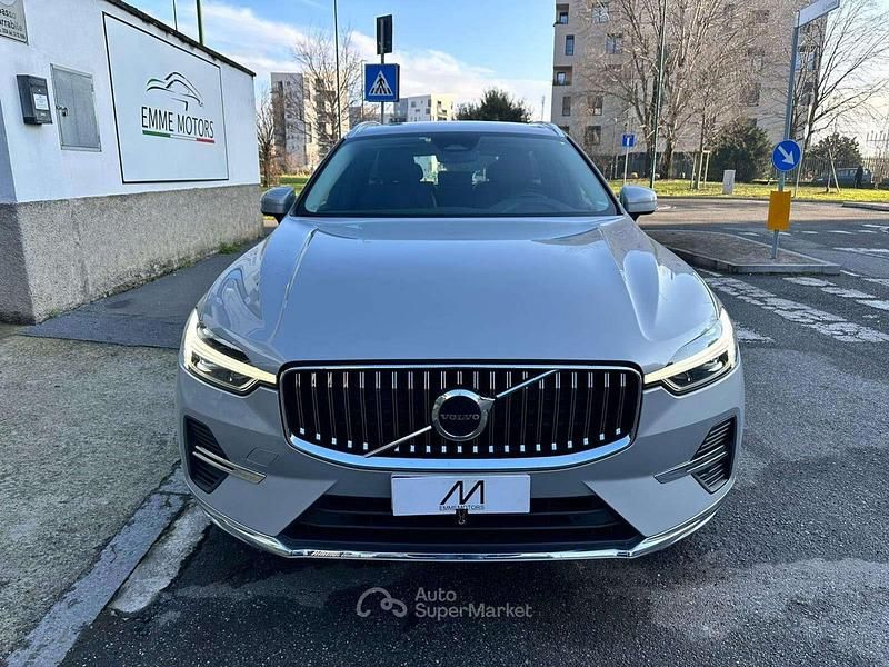 Usata Volvo XC60 Plus 253 CV (186 kW) 2023 Silver dawn metallizzato SUV