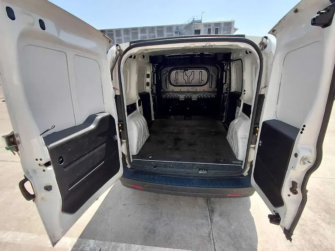 Usata Opel Combo 120 CV (88 kW) 2017 Bianco Monovolume
