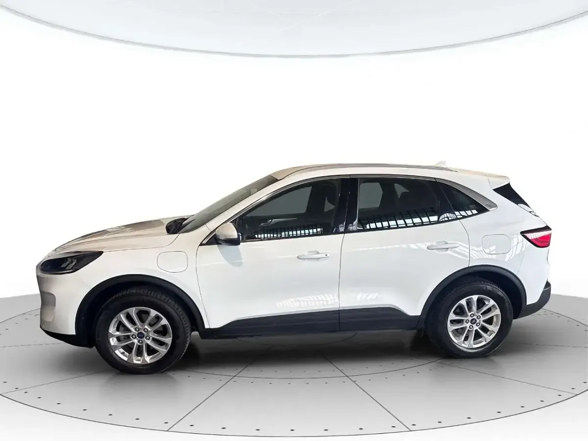 Usata Ford Kuga Business Edition 152 CV (111 kW) 2022 Bianco SUV