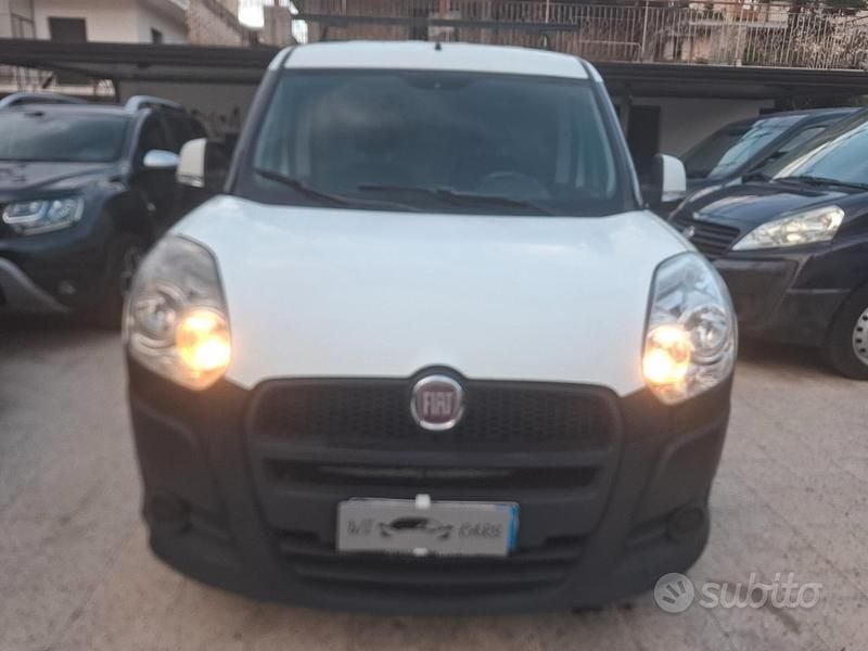 Usata Fiat Doblò 104 CV (76 kW) 2011 Bianco Monovolume