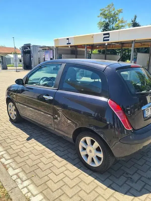 Usata Lancia Ypsilon 80 CV (58 kW) 2004 Utilitaria