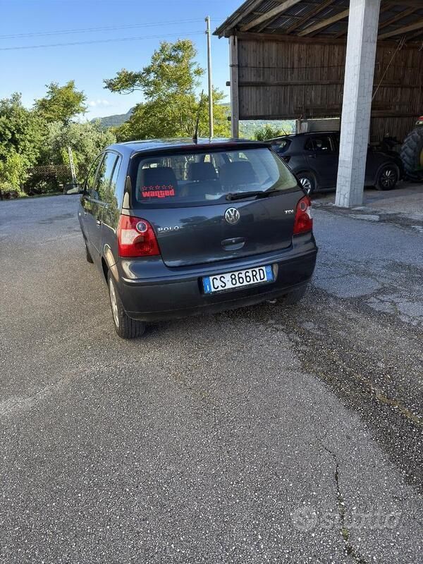 Usata VW Polo 75 CV (55 kW) 2005 Grigio Utilitaria