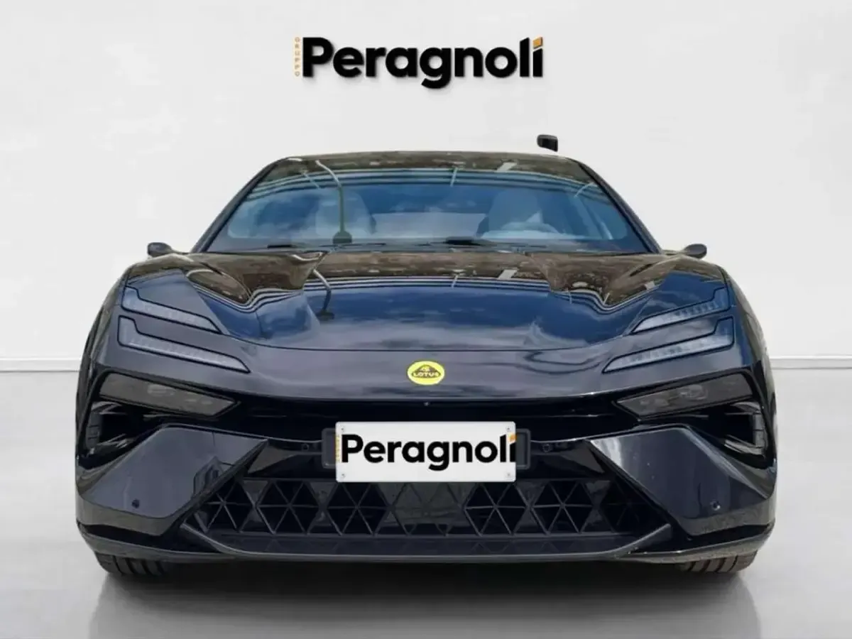 Usata Lotus Emeya 450 kW (612 CV) 2025 Nero Utilitaria