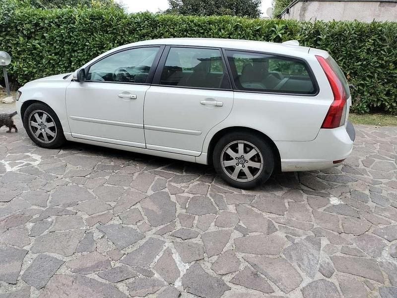 Usata Volvo V50 Plus 114 CV (83 kW) 2011 Bianco Station wagon