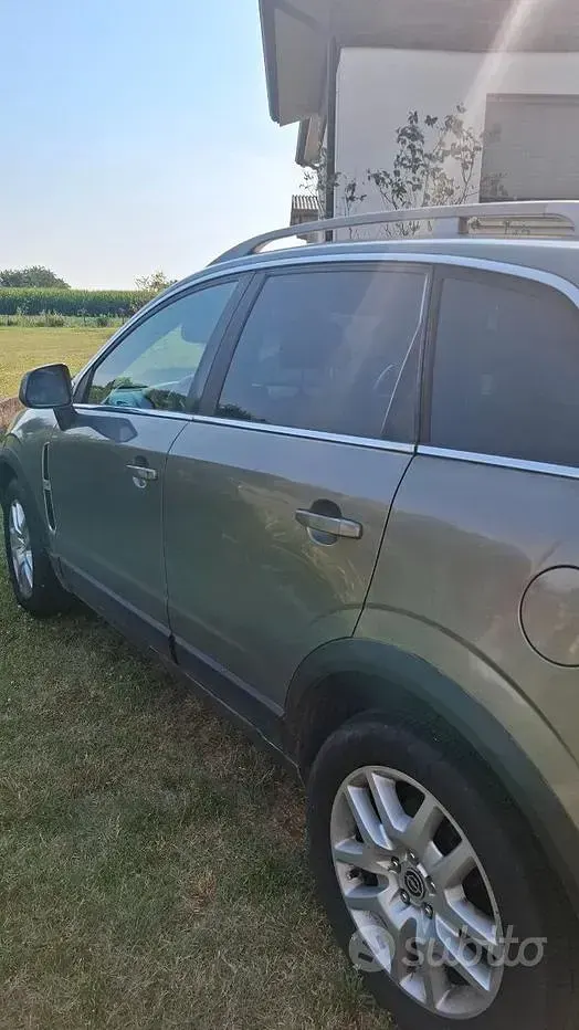 Usata Opel Antara 140 CV (102 kW) 2008 Marrone SUV