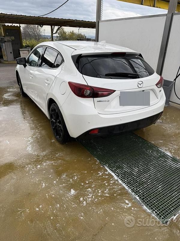 Usata Mazda 3 105 CV (77 kW) 2016 Bianco Berlina