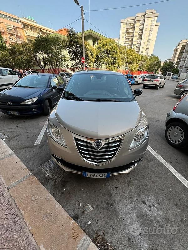 Usata 2015 Lancia Ypsilon Gold Due volumi | 4500 € (Super prezzo) - Immagine 1/4