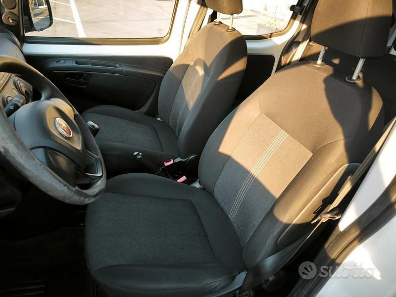 Begagnad Fiat Qubo Easy 80 HK (58 kW) 2017 Vit Minibuss