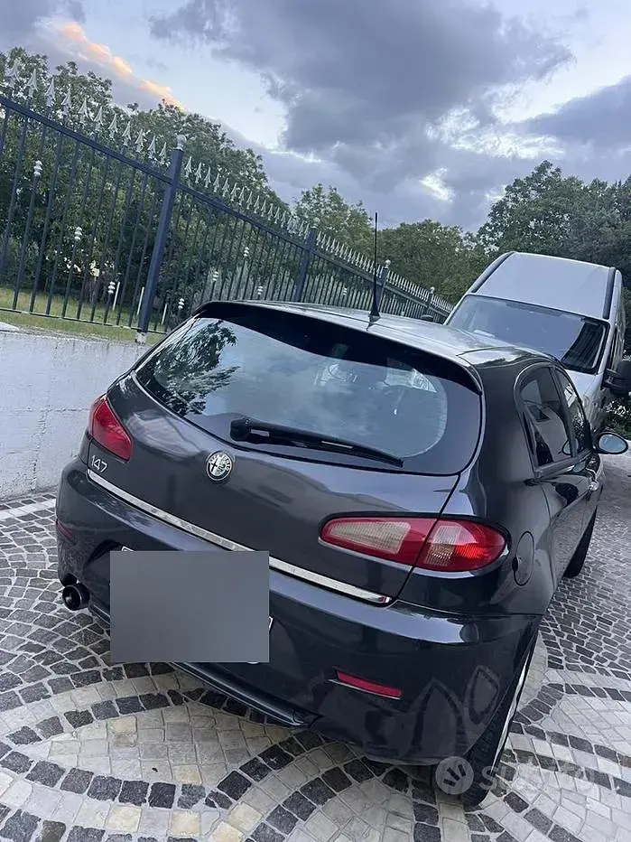 Usata Alfa Romeo 147 150 CV (110 kW) 2007 Nero Utilitaria